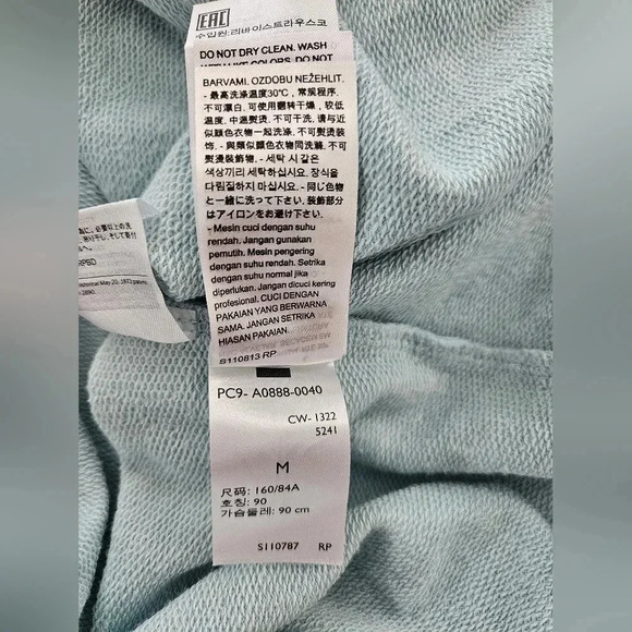 Levi's The Force of Nature Sterling Blue oversized sweater NWT Size medium - Picture 7 of 12